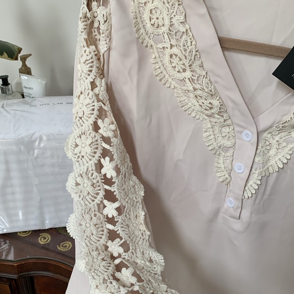 Kara & Kate Flowey lace blouse - Picture 3 of 7